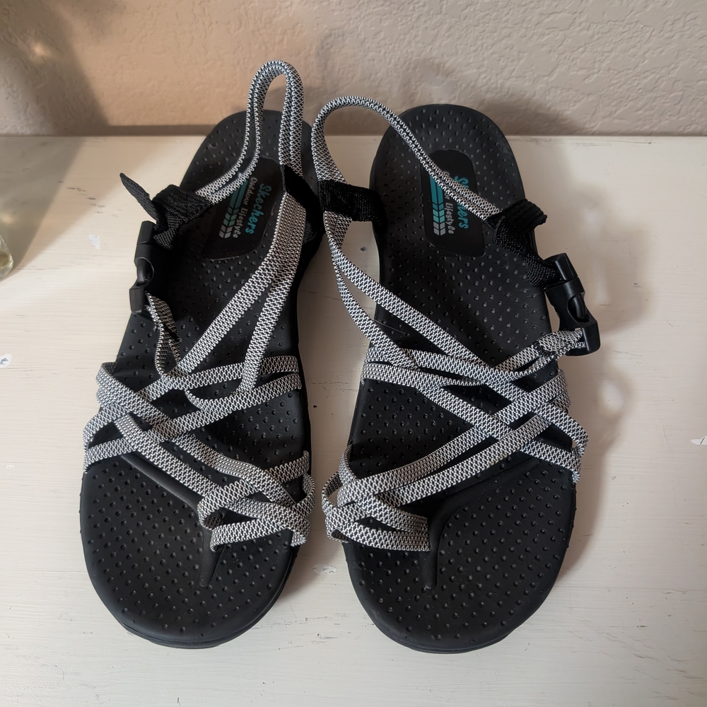 Skechers Women's Reggae Irie Mon Strappy Sandals Blk/Wht Size:10